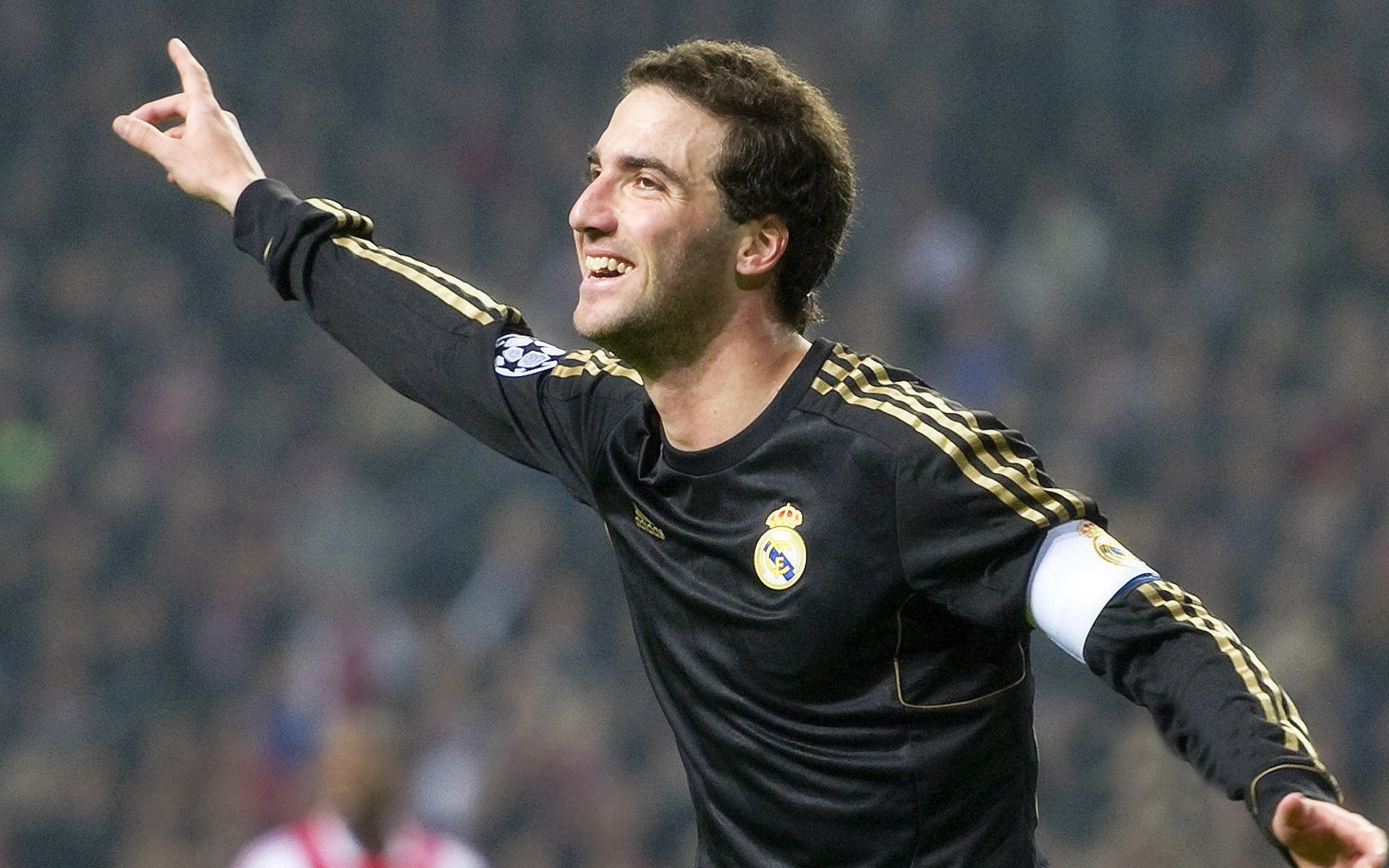 开云体育官方网站-霍勒迪关键节点连续得分,太阳压哨击败吉林队